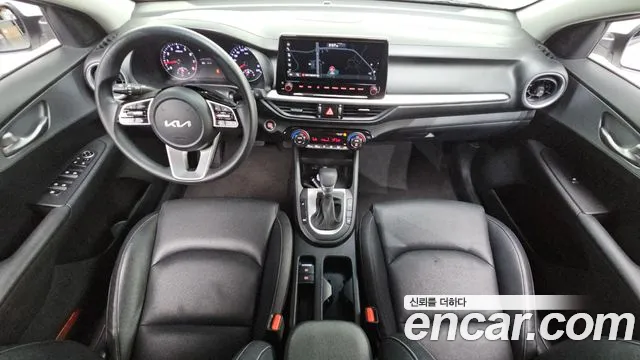 Kia K3 — интерьер