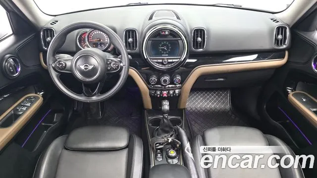 MINI Countryman — интерьер