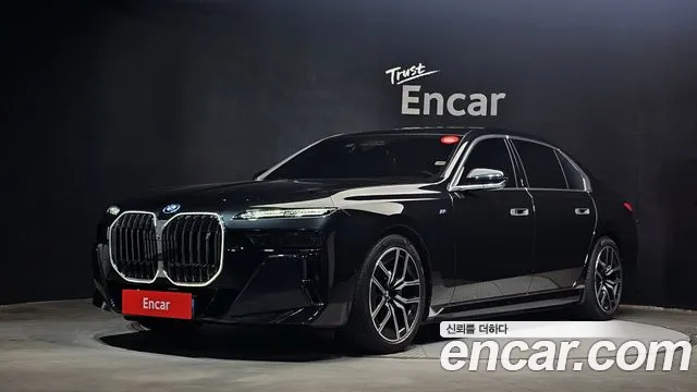 BMW i7