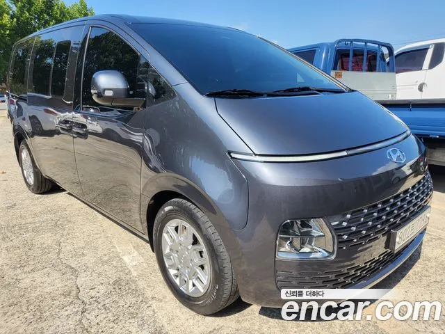 Hyundai Staria