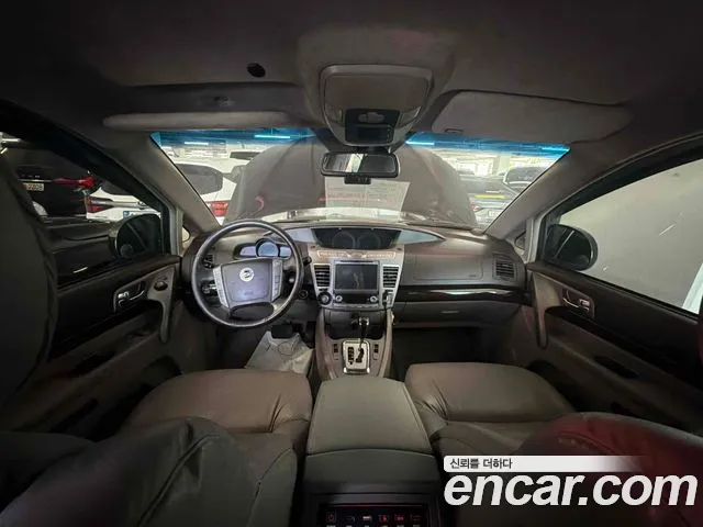 KG Mobility Korando — интерьер