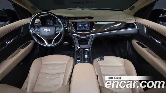 Cadillac XT6 — интерьер
