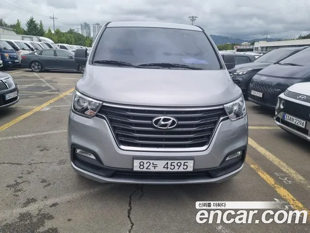Hyundai Starex