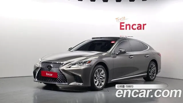 Lexus LS
