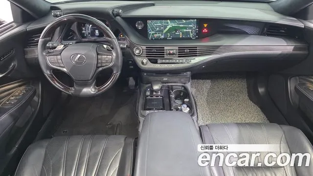 Lexus LS — интерьер