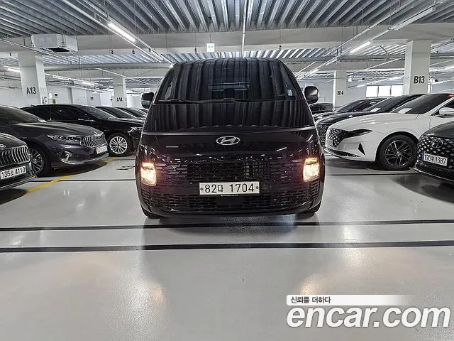 Hyundai Staria