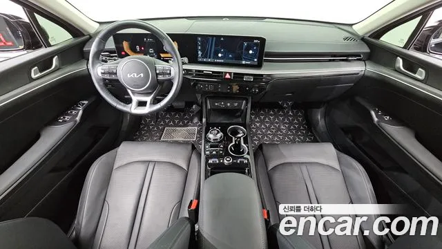 Kia K5 — интерьер