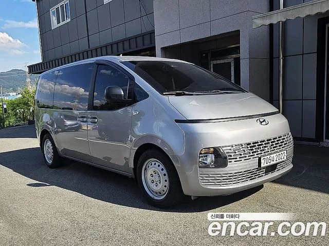 Hyundai Staria