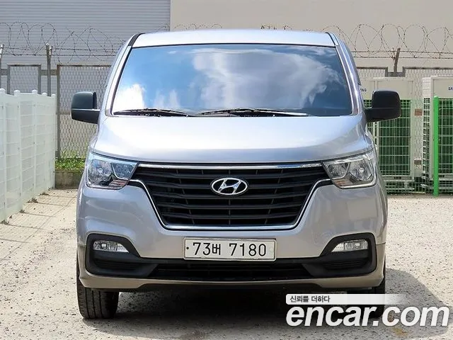 Hyundai Starex