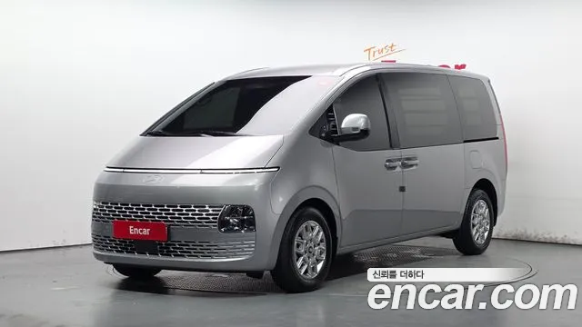 Hyundai Staria