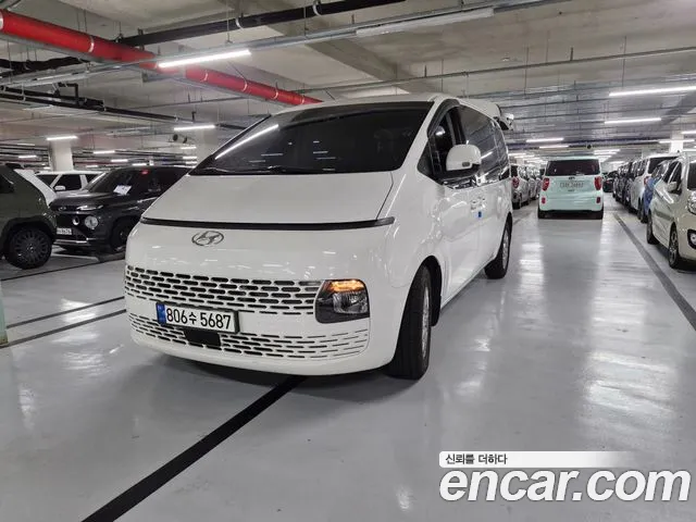 Hyundai Staria