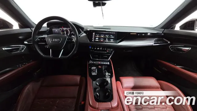 Audi e-tron GT — интерьер
