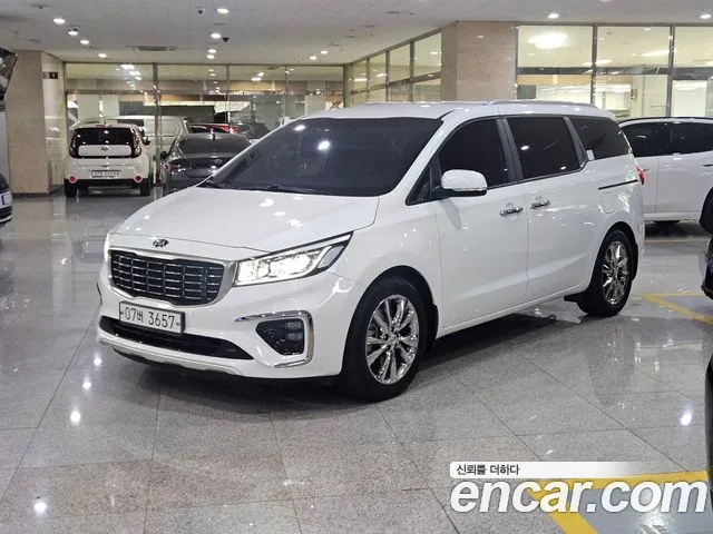 Kia Carnival — экстерьер