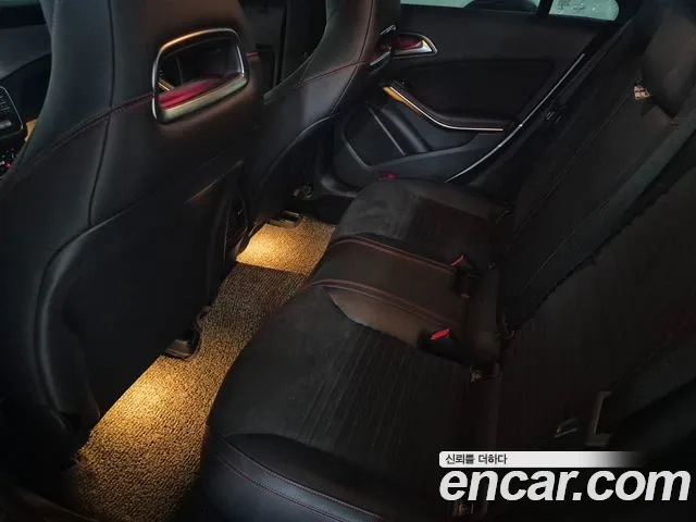 Mercedes-Benz CLA-класс — интерьер
