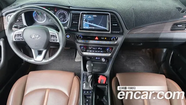 Hyundai Sonata — интерьер