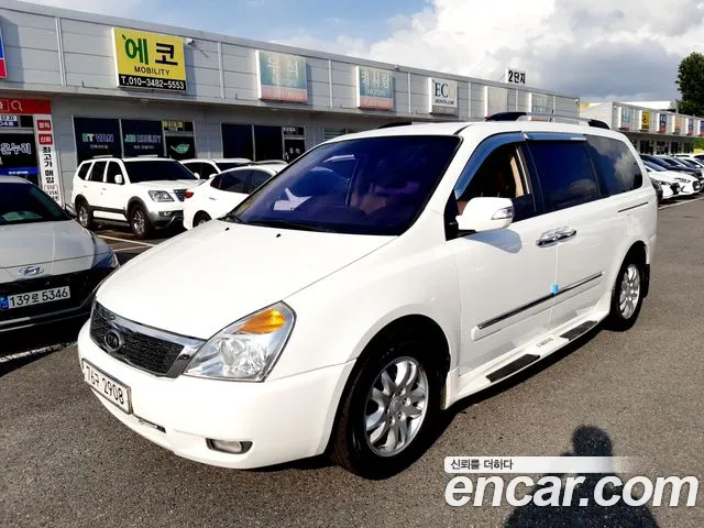 Kia Carnival — экстерьер