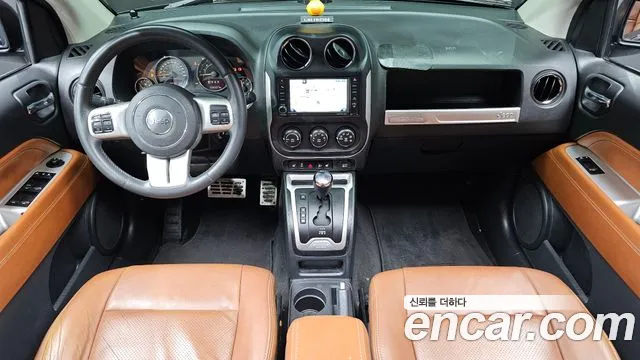 Jeep Compass — интерьер
