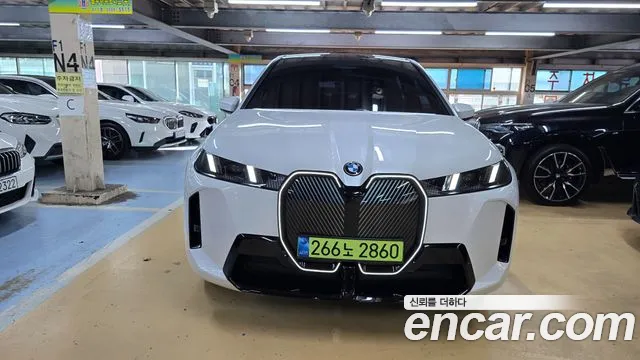 BMW iX