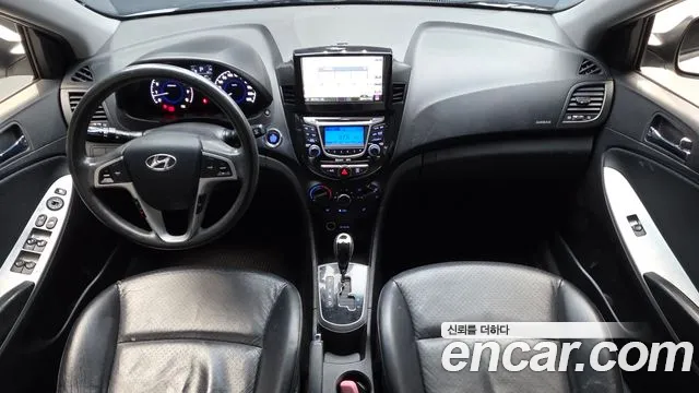 Hyundai Accent — интерьер