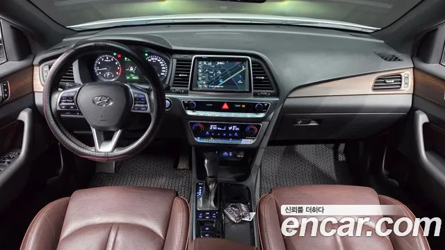 Hyundai Sonata — интерьер