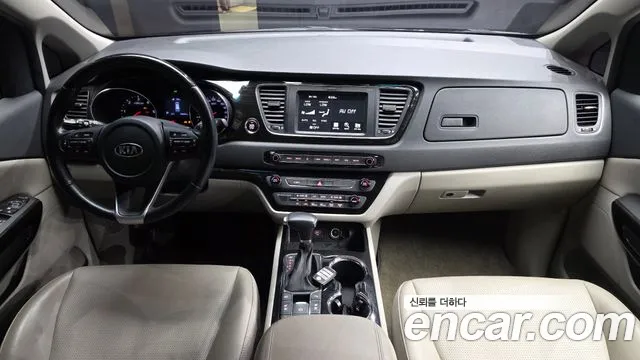 Kia Carnival — интерьер