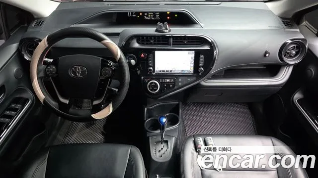 Toyota Prius — интерьер