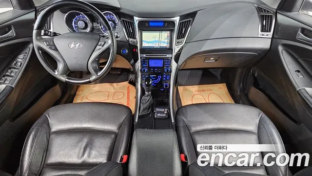 Hyundai Sonata — интерьер