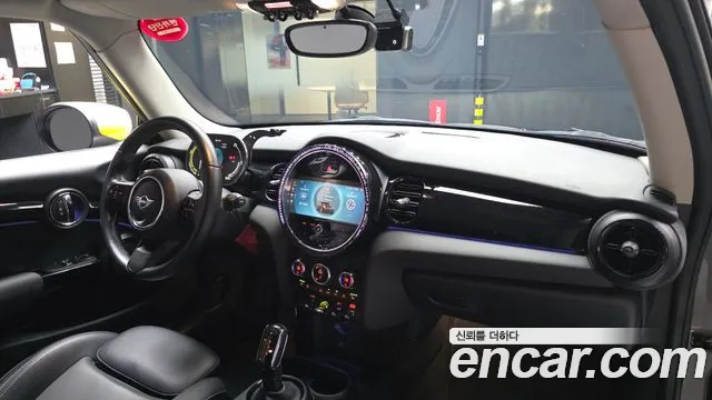 MINI Cooper — интерьер