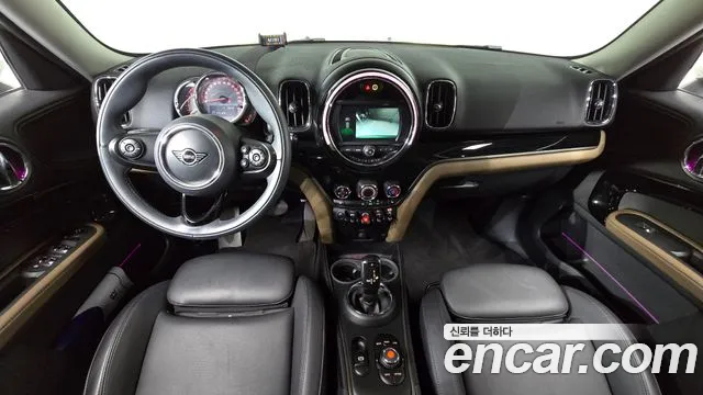 MINI Countryman — интерьер