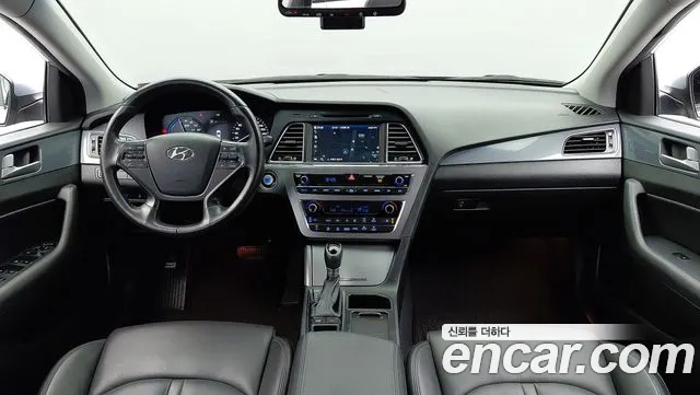 Hyundai Sonata — интерьер