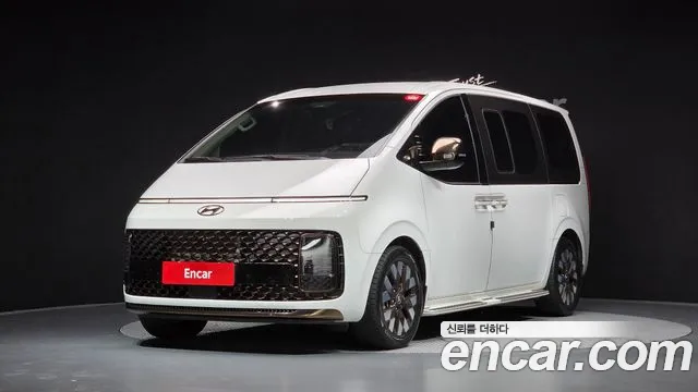 Hyundai Staria