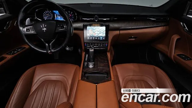 Maserati Quattroporte — интерьер