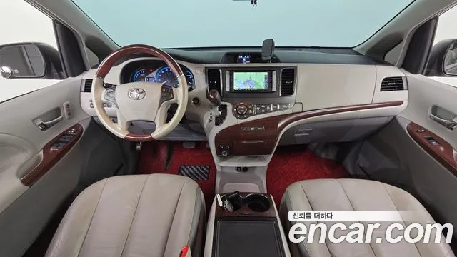Toyota Sienna — интерьер