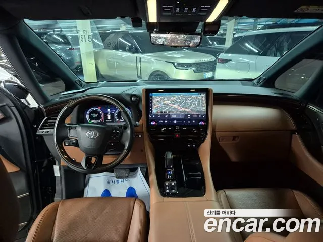 Toyota Alphard — интерьер