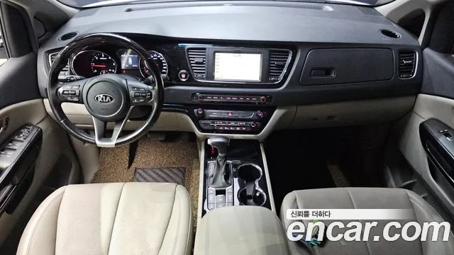 Kia Carnival — интерьер