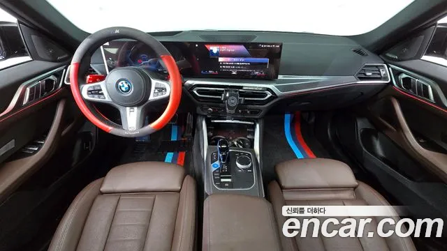 BMW i4 — интерьер