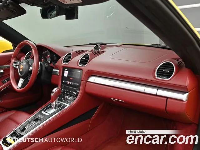 Porsche 718 — интерьер