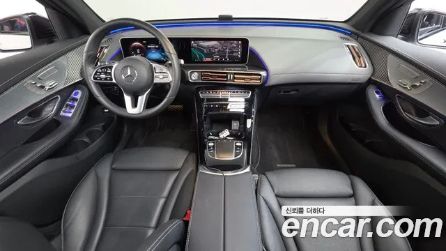 Mercedes-Benz EQC — интерьер