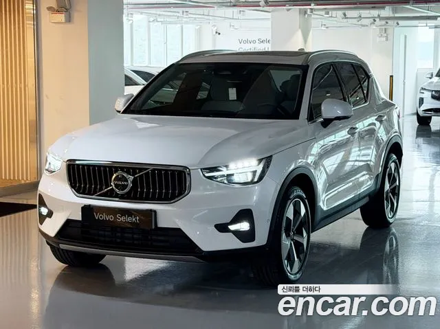 Volvo XC40 — экстерьер