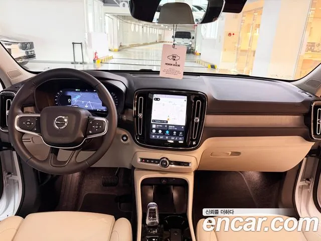 Volvo XC40 — интерьер