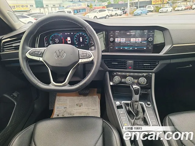 Volkswagen Jetta — интерьер