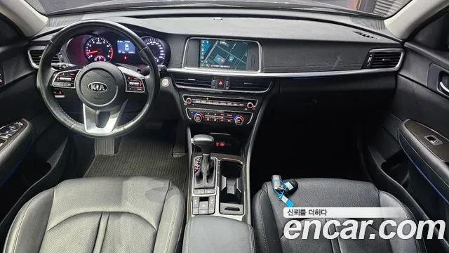 Kia K5 — интерьер
