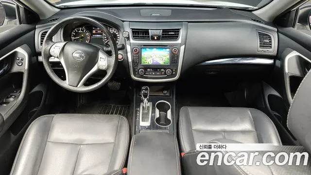 Nissan Altima — интерьер