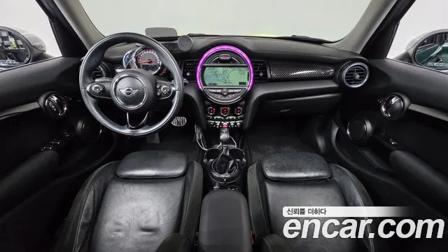 MINI Cooper — интерьер