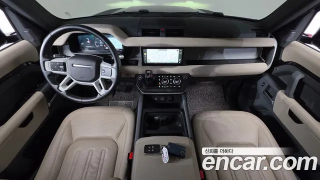 Land Rover Defender — интерьер