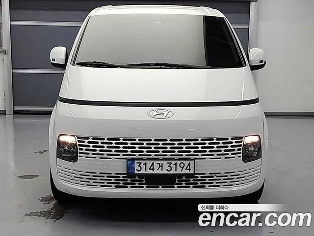 Hyundai Staria