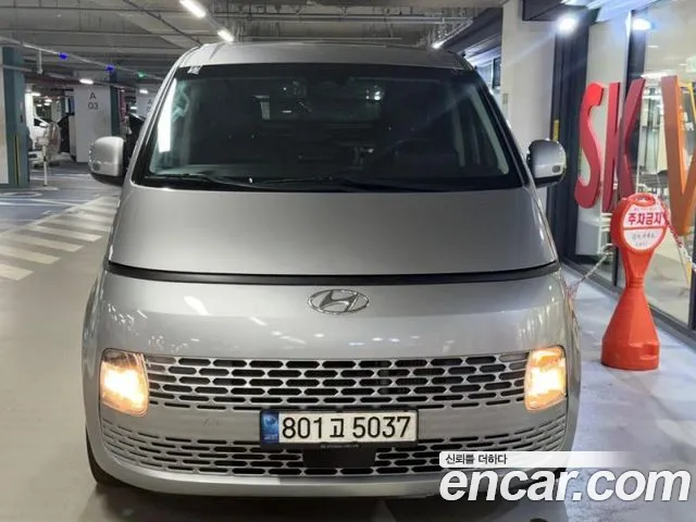 Hyundai Staria