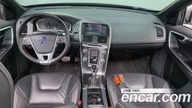 Volvo XC60 — интерьер