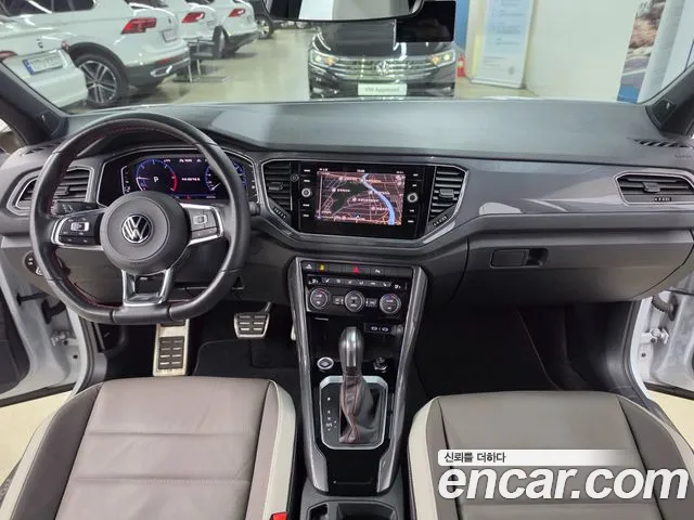 Volkswagen T-Roc — интерьер
