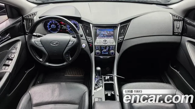 Hyundai Sonata — интерьер